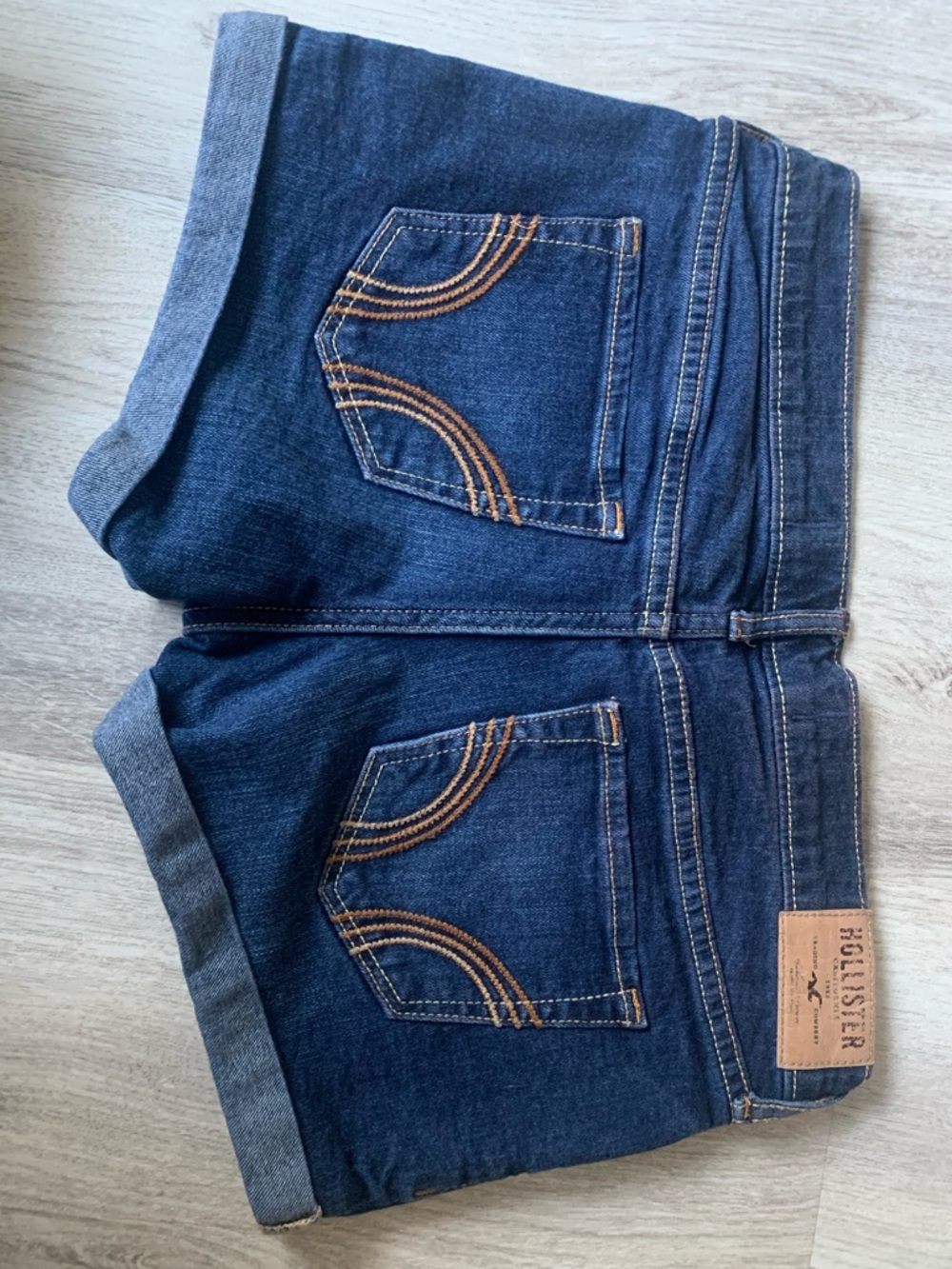 Hollister Dark Blue Denim Shorts with Contrast Stitching - Picture 4 of 9